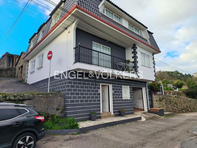 Chalet, Poio