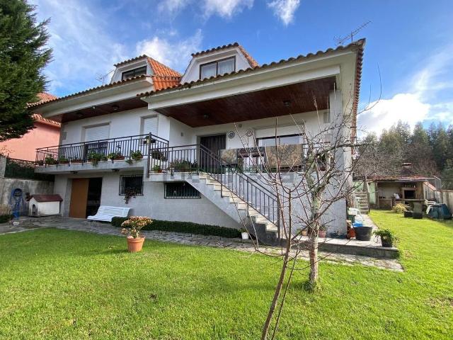 Chalet, Poio
