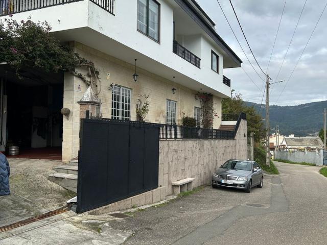 Chalet, Poio