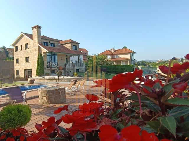 Chalet, Poio