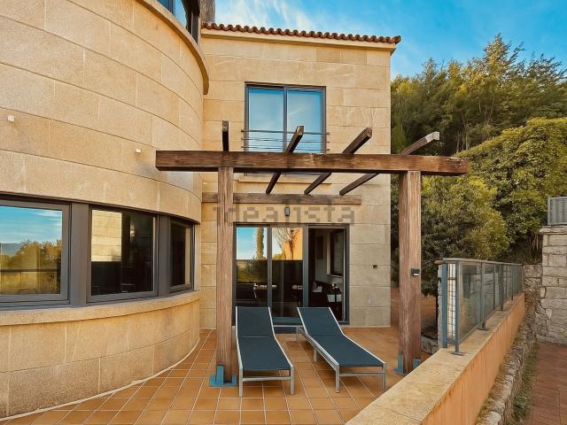 Chalet, Poio