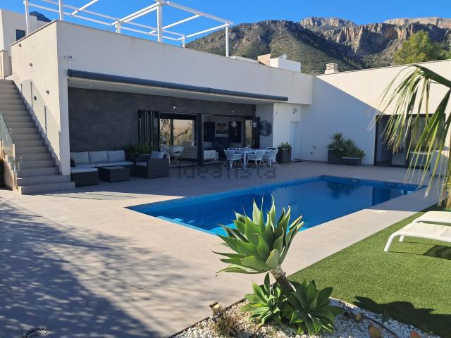 Chalet, Polop
