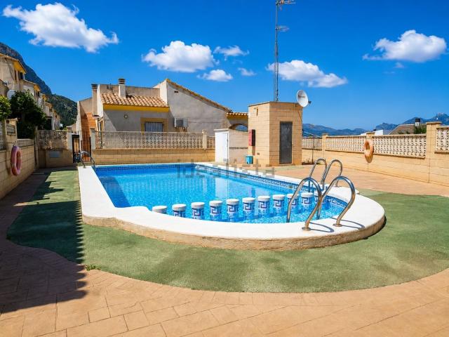 Chalet, Polop