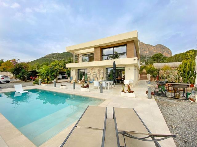 Chalet, Polop