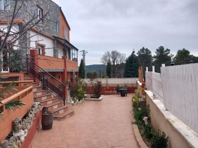Chalet, Pontons