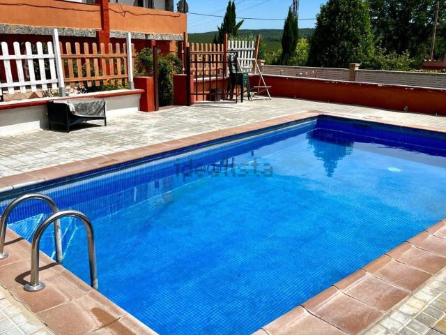 Chalet, Pontons
