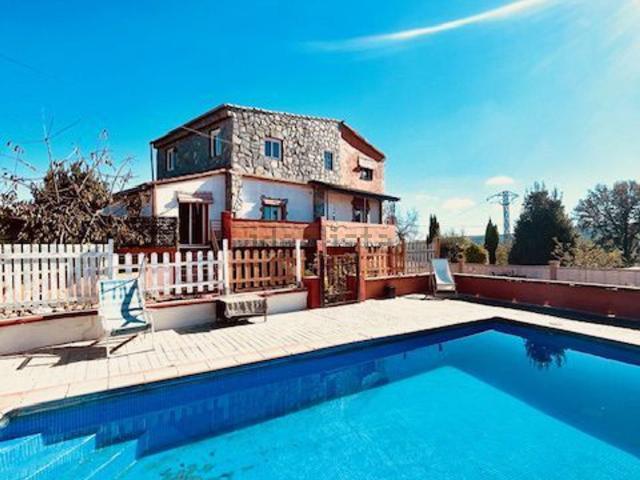 Chalet, Pontons