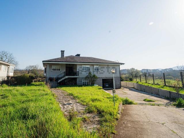 Chalet, Ponteareas