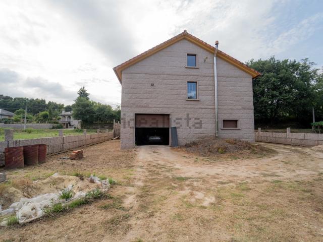 Chalet, Ponteareas