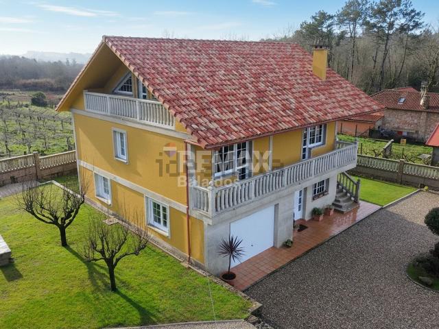 Chalet, Ponteareas