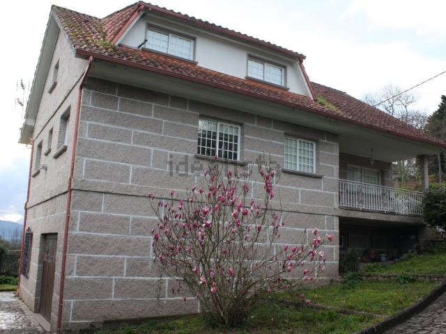 Chalet, Ponteareas