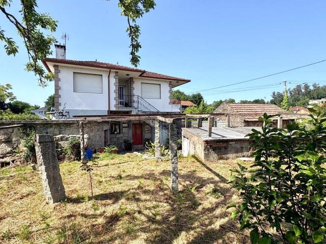 Chalet, Ponteareas