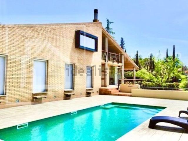 Chalet, Porqueres