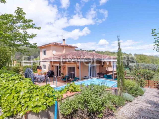 Chalet, Porqueres