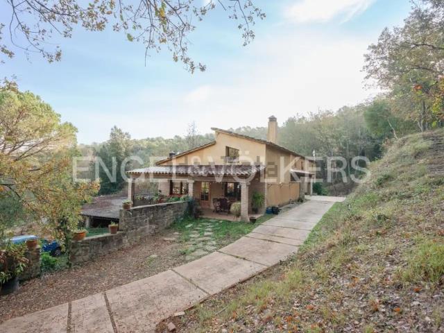 Chalet, Porqueres