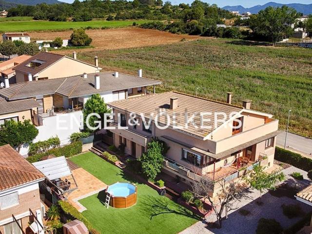 Chalet, Porqueres