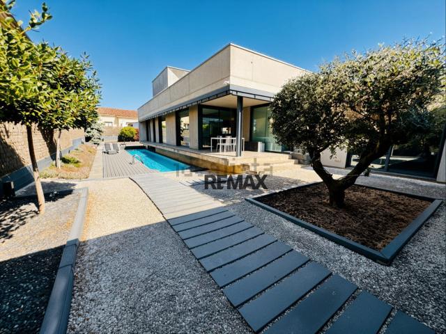 Chalet, Porqueres