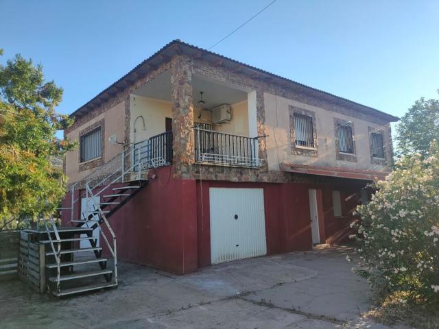Chalet, Porzuna