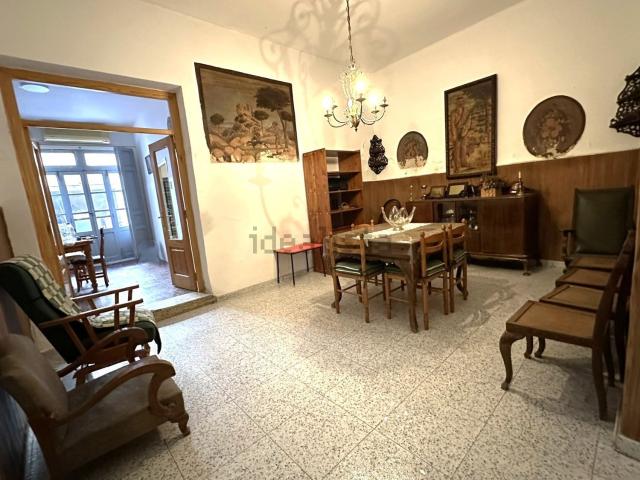 Chalet, Paterna