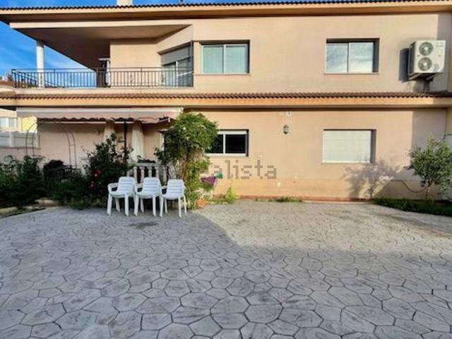 Chalet, Pacs del Penedès