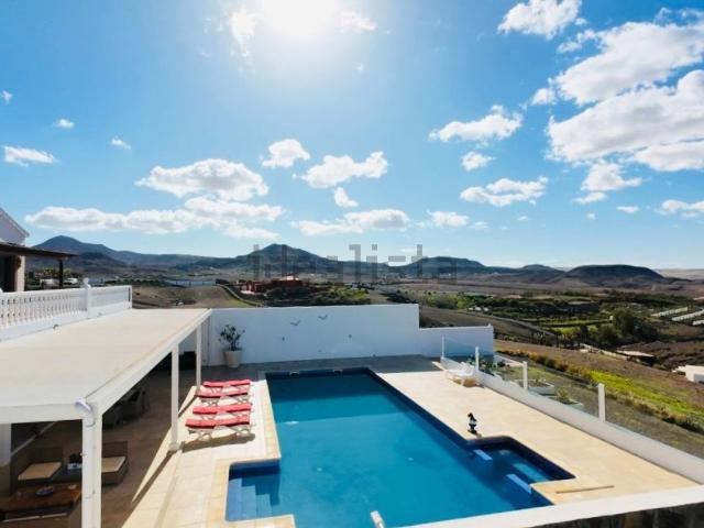 Chalet, Pajara