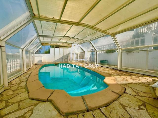 Chalet, Palafolls