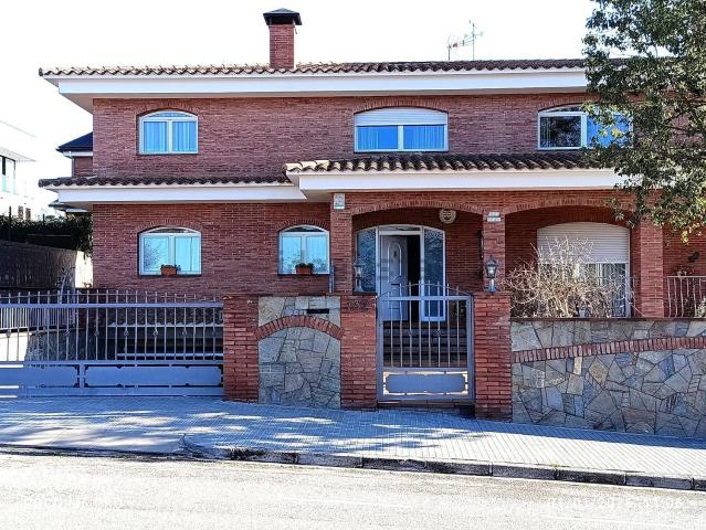 Chalet, Palau Solità i Plegamans