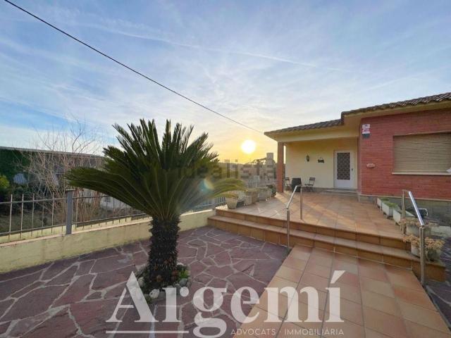 Chalet, Palau Solità i Plegamans