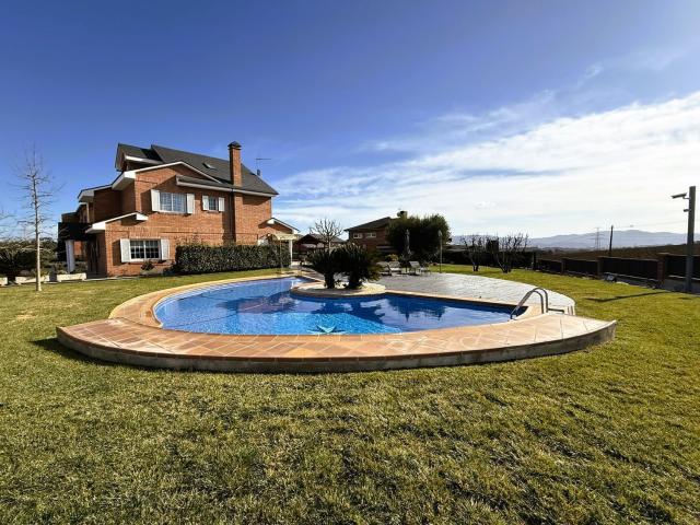 Chalet, Palau Solità i Plegamans