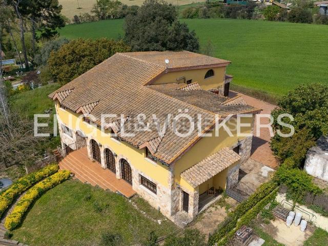 Chalet, Palau Solità i Plegamans