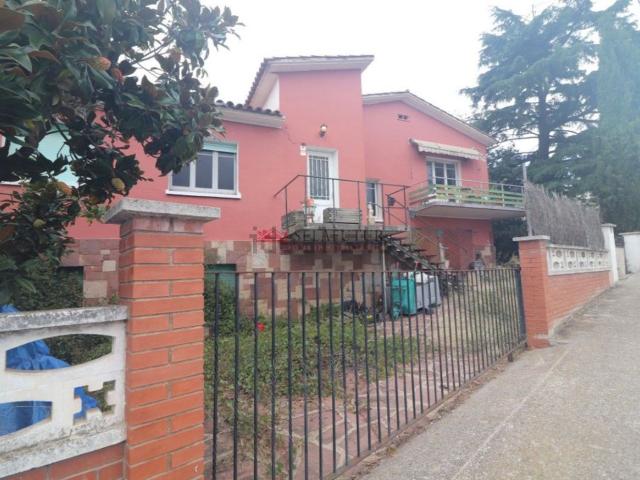 Chalet, Palau Solità i Plegamans