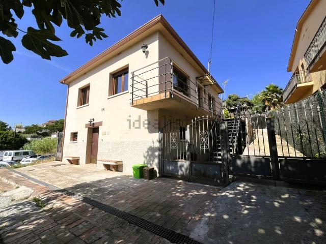 Chalet, Palau Solità i Plegamans