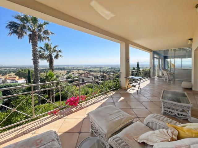 Chalet, Palau Saverdera
