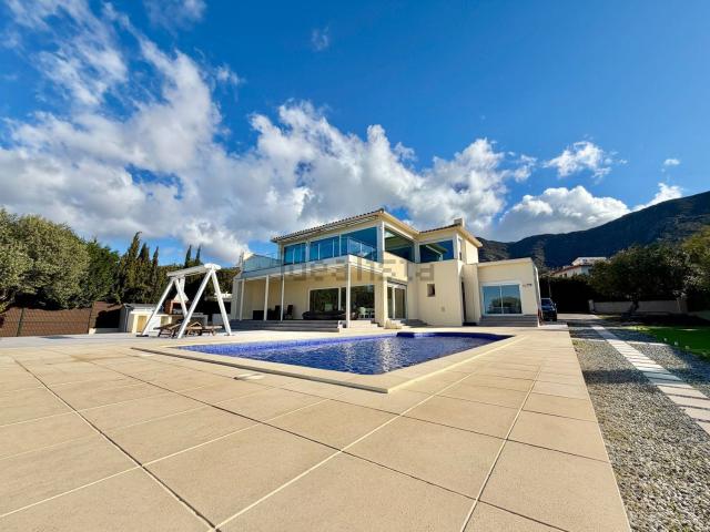 Chalet, Palau Saverdera