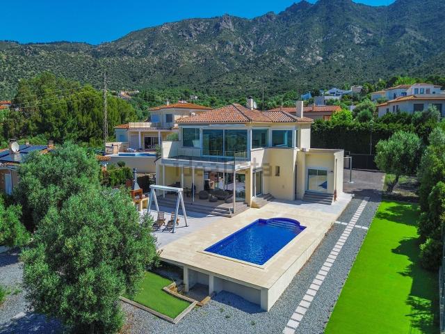 Chalet, Palau Saverdera
