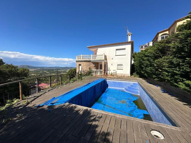 Chalet, Pals
