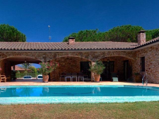 Chalet, Pals