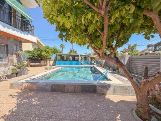 Chalet pareado Venta Abrera, Abrera