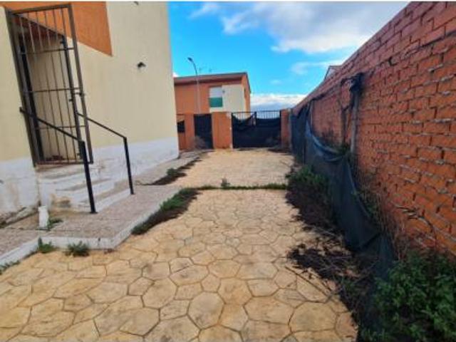 Chalet pareado Venta Novés, Novés