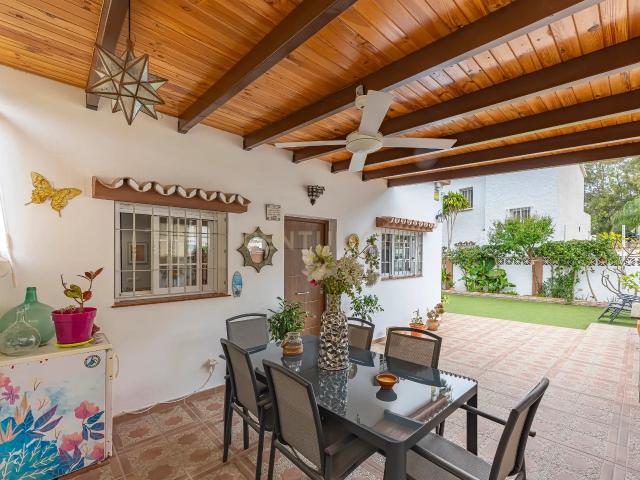 CHALET PAREADO CON ESENCIA DE INDEPENDIENTE Y MAXIMA PRIVACIDAD
