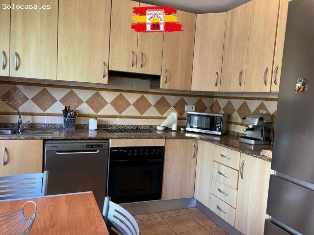 Chalet pareado con piscina privada en Torre de la Horadada