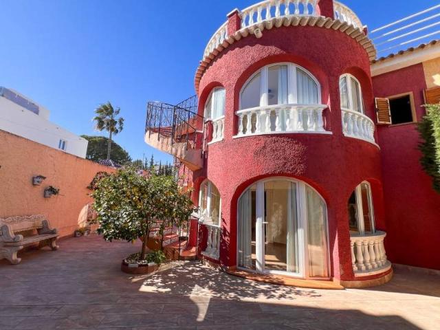 Magnífico Chalet pareado de estilo mediterráneo tradicional. 161m² Torrevieja