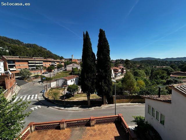 CHALET PAREADO EN VACARISSES