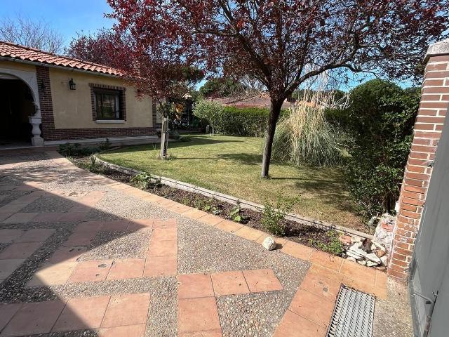 Chalet pareado en venta en Urbanización La Coronilla, 65