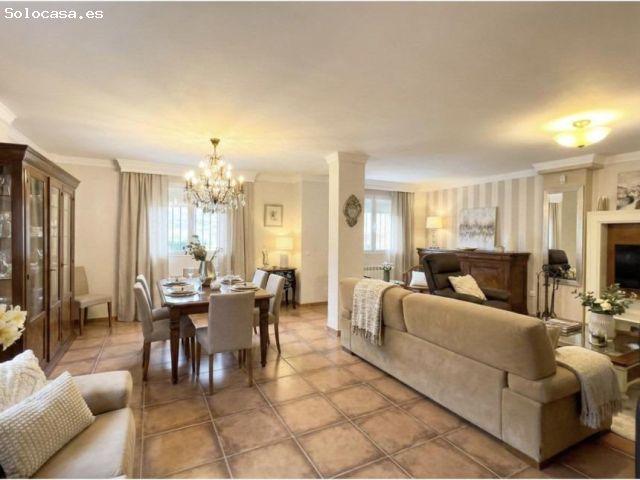 ? Chalet Pareado en Venta en Alhaurín de la Torre – 5 Dormitorios, Jardín y Garaje ?