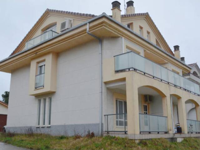 Chalet pareado en venta en Baquedano