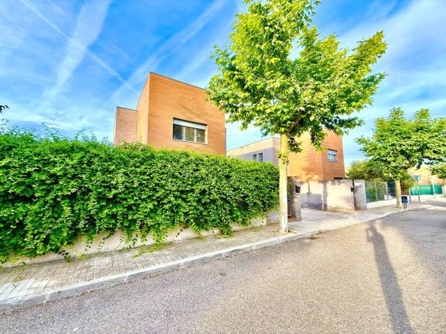 Chalet pareado en venta en Bargas