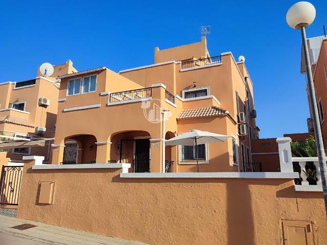 Chalet pareado en venta en La Florida La Chismosa Los Altos 03186