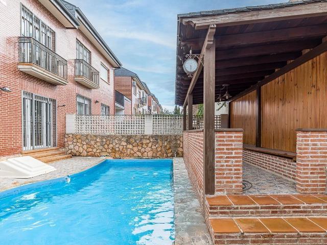 Chalet pareado en venta, Loeches, Madrid