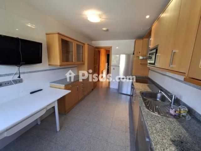 Chalet pareado en alquiler en Calle del Ciruelo